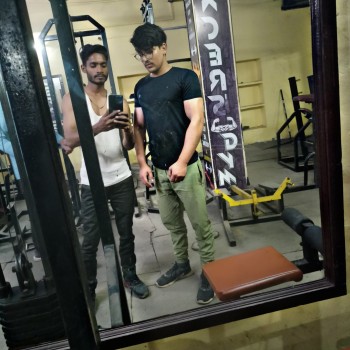 I am in black tshirt